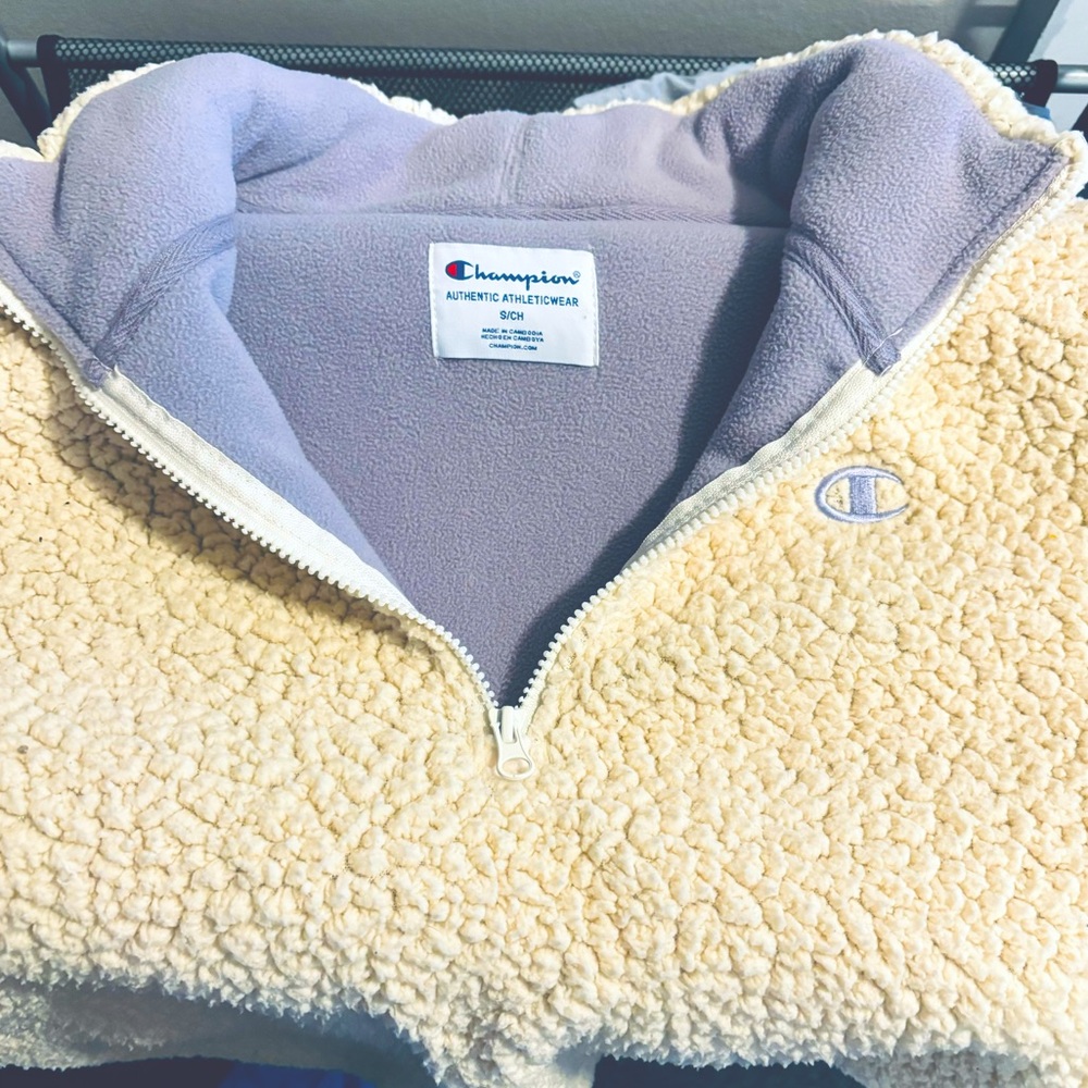 Never Been Worn**Champion cream Sherpa Fleece 1/2 Zip
